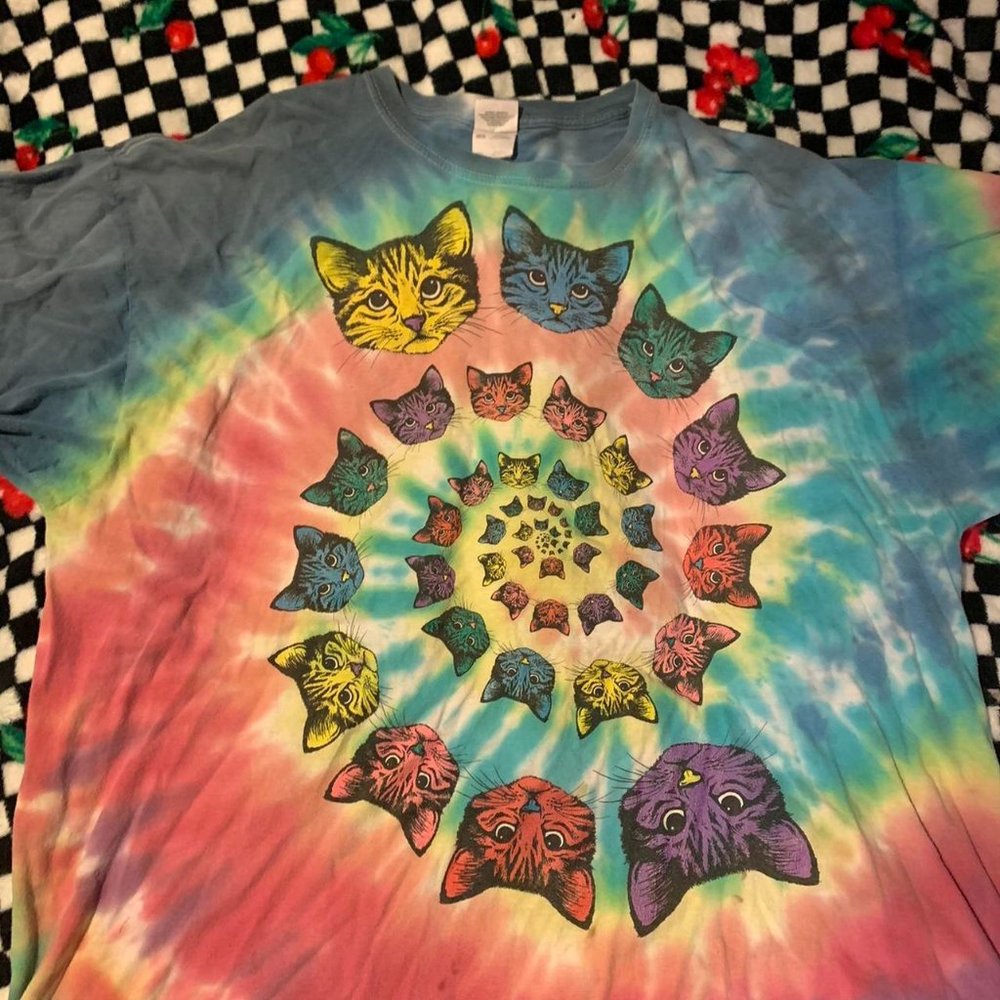 Trippy Cat Graphic T-shirt unisex